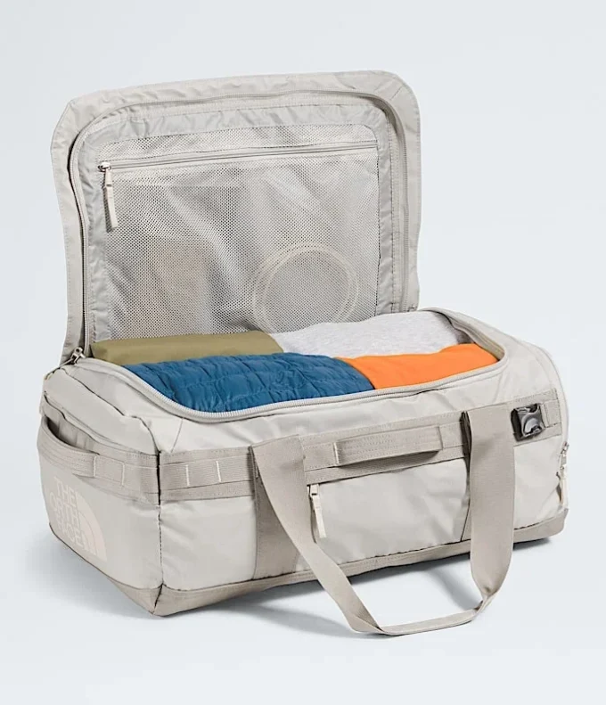 Borsa da viaggio Base Camp Voyager — 42 L Borsa da viaggio Base Camp Voyager — 42 L