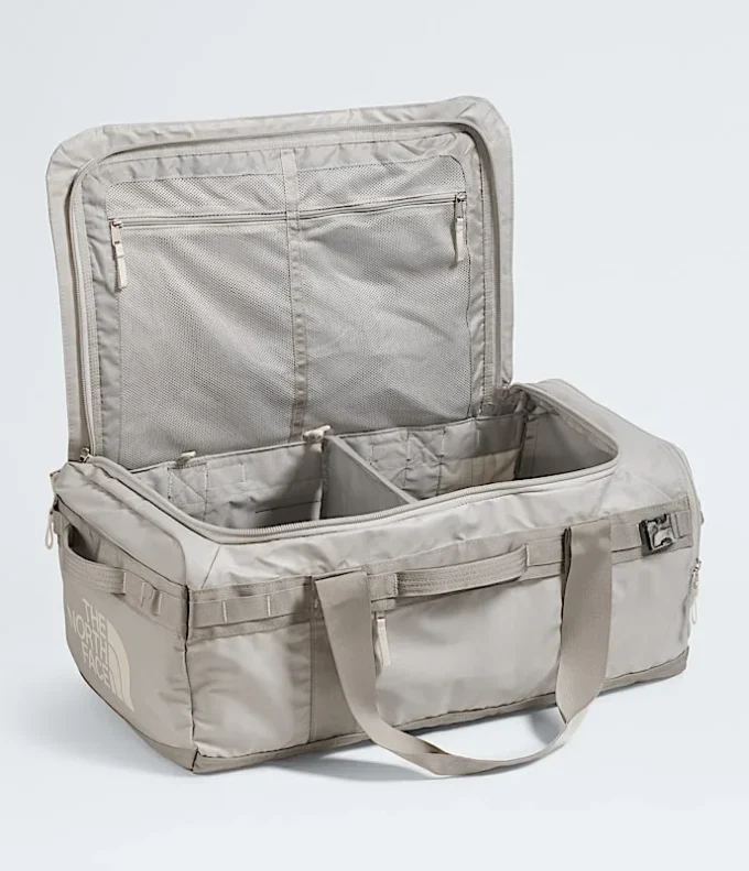 Borsa da viaggio Base Camp Voyager — 62 L Borsa da viaggio Base Camp Voyager — 62 L