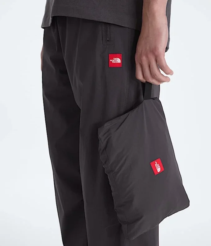 Giacca antivento con cappuccio TNF™ Red Box Packable da uomo Giacca antivento con cappuccio TNF™ Red Box Packable da uomo