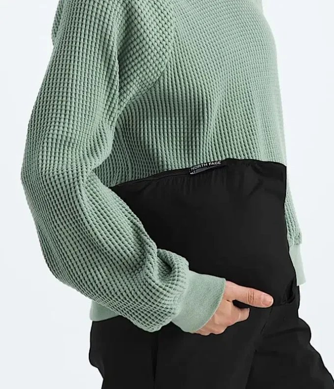 Giacca classica da donna con cappuccio e imbottitura in piuma Giacca classica da donna con cappuccio e imbottitura in piuma