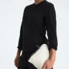Giacca classica da donna con cappuccio e imbottitura in piuma Giacca classica da donna con cappuccio e imbottitura in piuma