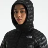 Giacca con cappuccio THERMOBALL™ da donna