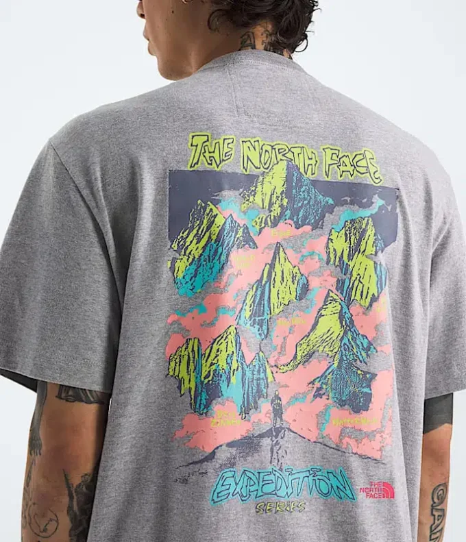 Maglietta a maniche corte da uomo TNF™ Essential Expedition Series — Grafica Maglietta a maniche corte da uomo TNF™ Essential Expedition Series — Grafica