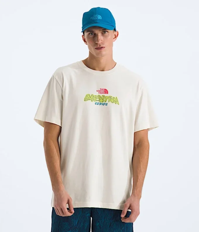 Maglietta a maniche corte da uomo TNF™ Essential Expedition Series — Grafica Maglietta a maniche corte da uomo TNF™ Essential Expedition Series — Grafica
