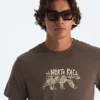 T-shirt a maniche corte Evolution TNF™ Bear da uomo — Grafica T-shirt a maniche corte Evolution TNF™ Bear da uomo — Grafica