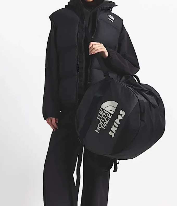 The North Face X SKIMS Base Camp Duffel – Grande The North Face X SKIMS Base Camp Duffel – Grande