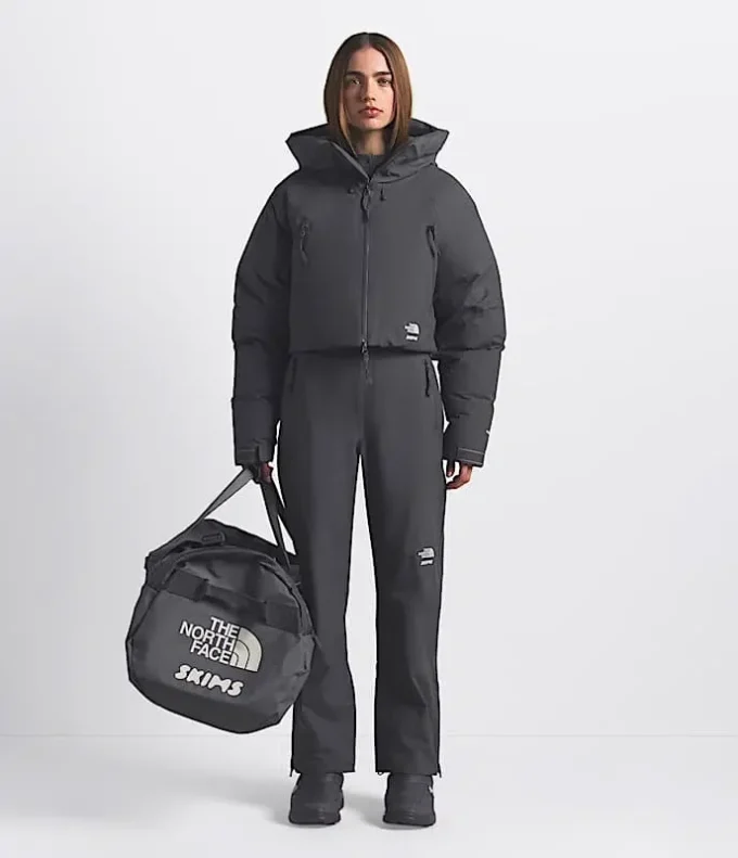 The North Face X SKIMS Base Camp Duffel – Grande The North Face X SKIMS Base Camp Duffel – Grande