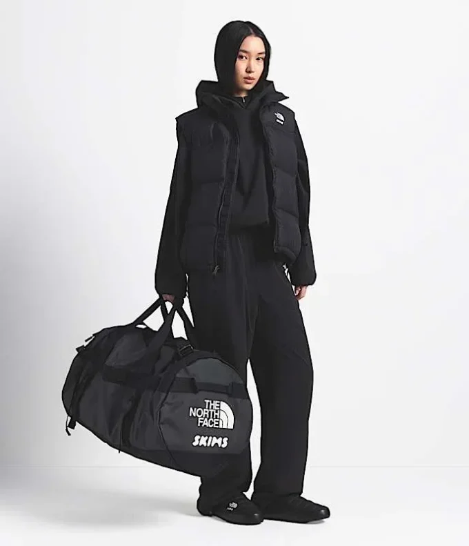The North Face X SKIMS Base Camp Duffel – Grande The North Face X SKIMS Base Camp Duffel – Grande