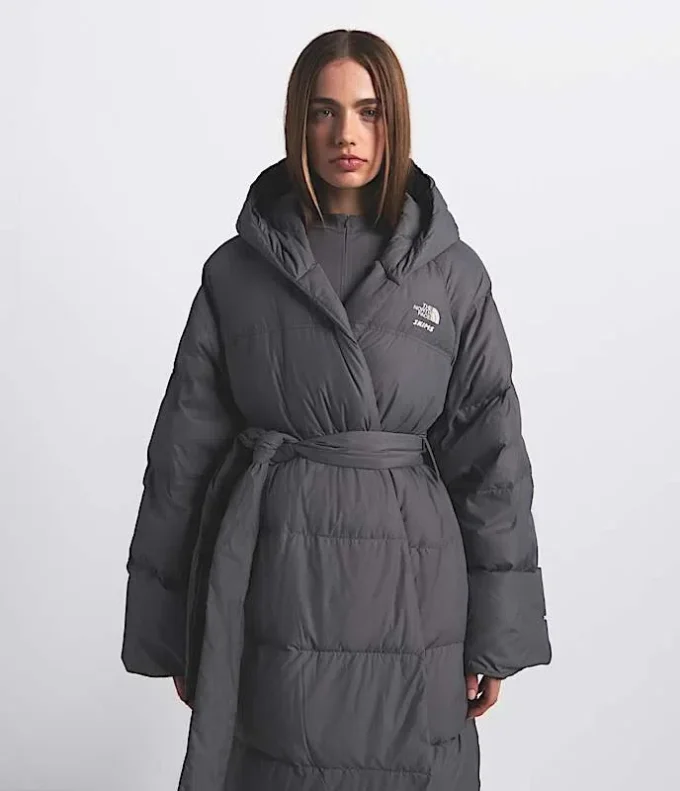 The North Face X SKIMS Parka avvolgente Nuptse da donna The North Face X SKIMS Parka avvolgente Nuptse da donna