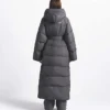 The North Face X SKIMS Parka avvolgente Nuptse da donna The North Face X SKIMS Parka avvolgente Nuptse da donna