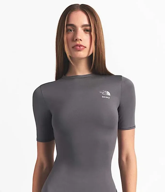 The North Face X SKIMS Top a maniche corte Refina da donna The North Face X SKIMS Top a maniche corte Refina da donna